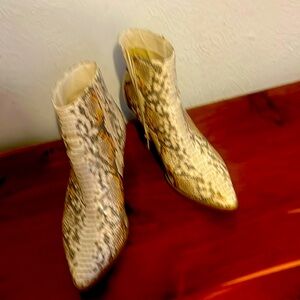 Coconuts by Matisse Going West  2 1/2” heel  7” shaft inside zip